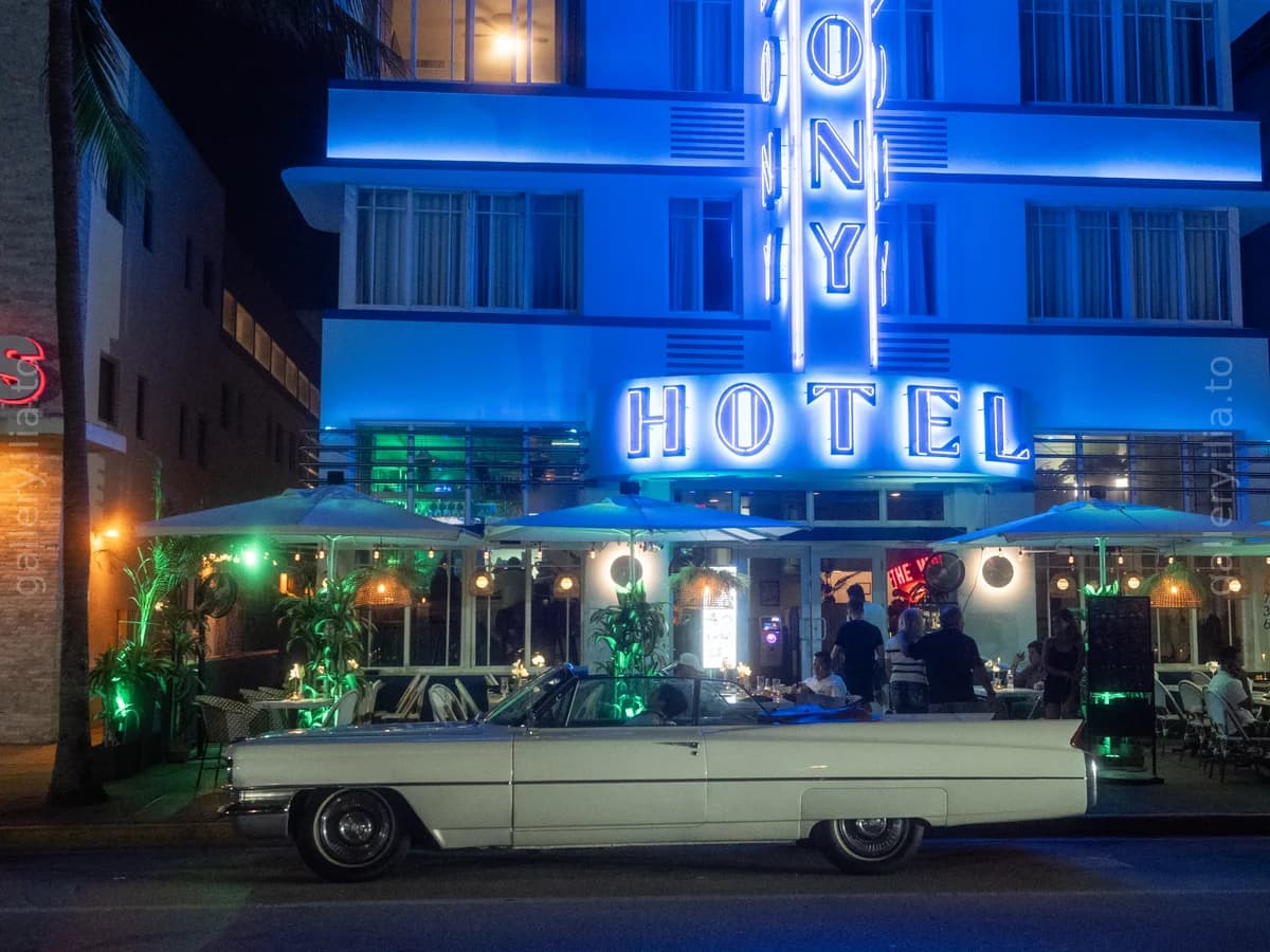 Deco Nights